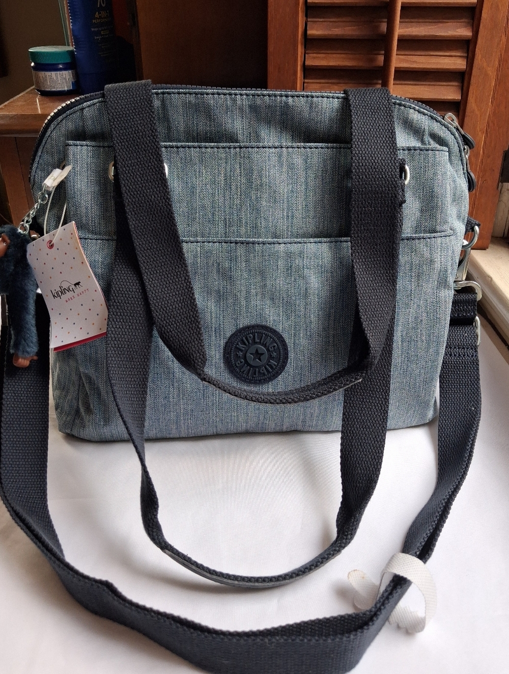 Kipling Ligth Green Messenger Bag with Black Straps Many Compartments